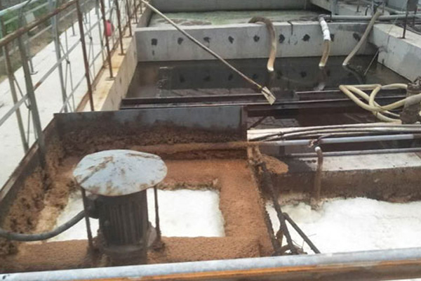 污水處理氣浮除渣系統(tǒng) 污水處理氣浮除渣系統(tǒng)